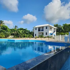 Bella With Large Pool And Close To Apartamento